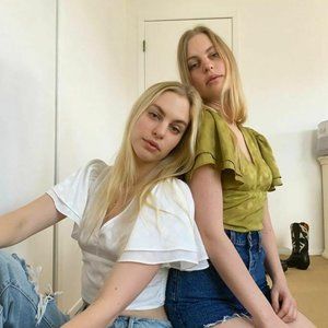 UO Webster Jacquard Flutter Sleeve Top White Size XS